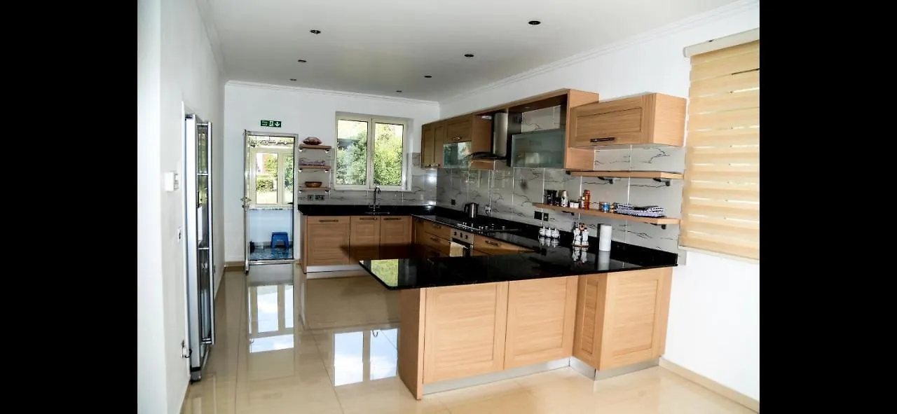 Villa Salo Labinot i Poshtëm 0*,
